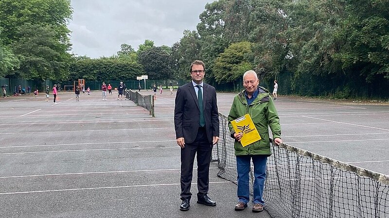 Cllrs Vann and Sawyer at Bedford Park Tennis Courts